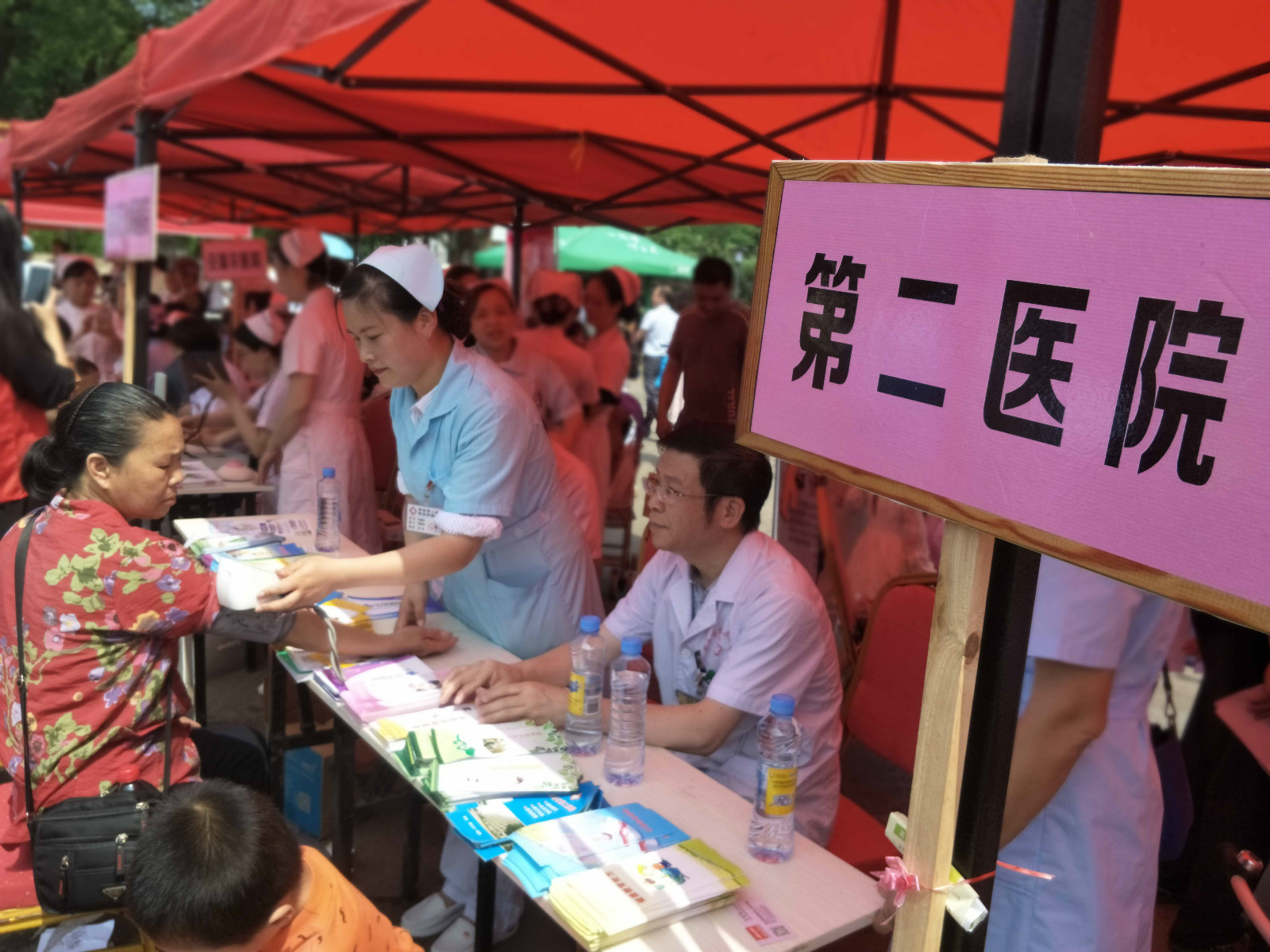 健康新余,护理助力——5.12护士节文艺汇演暨大型义诊活动 健康新余,护理助力——5.12护士节文艺汇演暨大型义诊活动