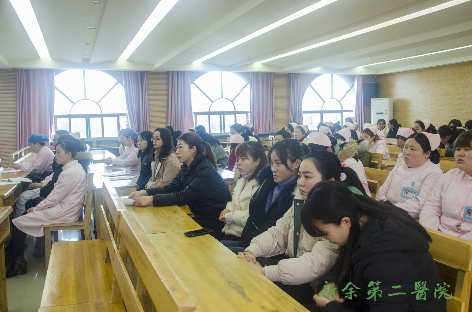 构建高效护理团队 创建优质护理品牌讲座—护理部·谭琴