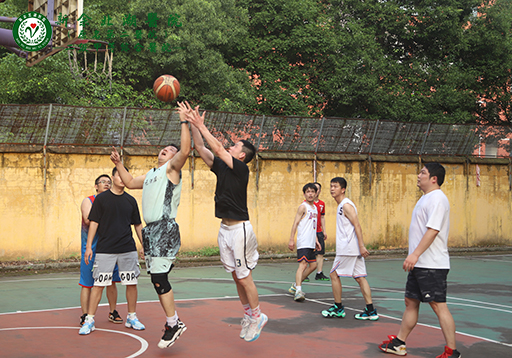 “双拥聚力，医警同心”——我院携手青创广场警务站举行篮球友谊赛