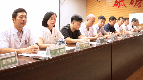 致敬白衣荣光，汇聚奋进力量|我院庆祝第八个中国医师节